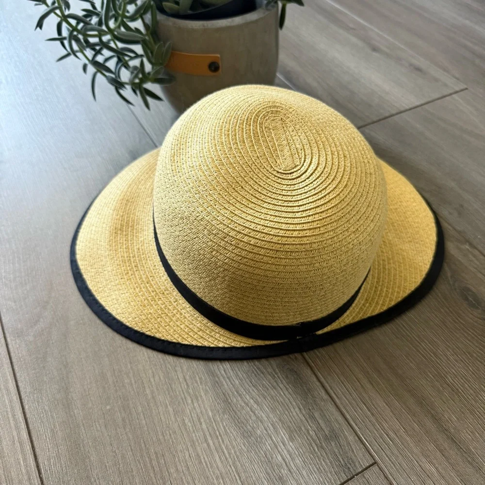 Lands End Facesaver Lay Back Straw Hat with Black Trim S/M - Picture 2 of 6
